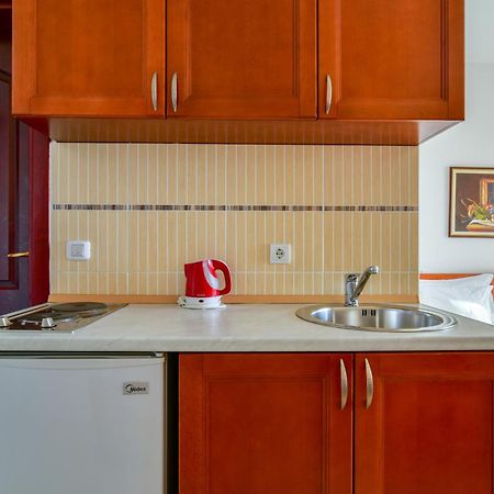 Apartments Leut Sveti Stefan Chambre photo