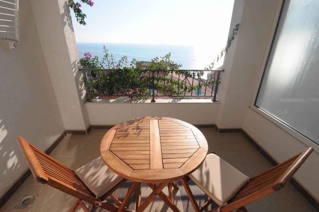 Apartments Leut Sveti Stefan Extérieur photo