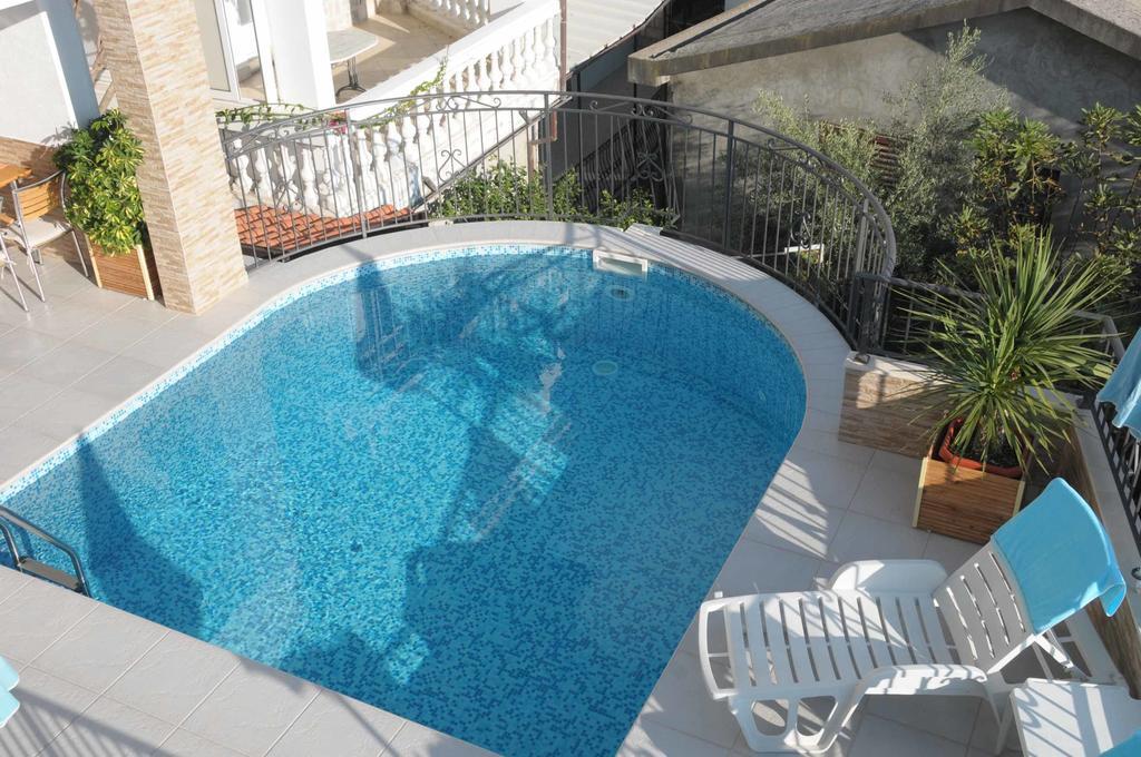 Apartments Leut Sveti Stefan Extérieur photo