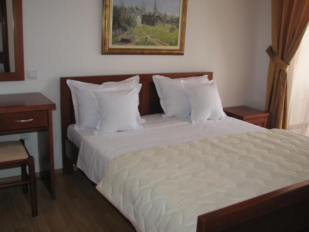 Apartments Leut Sveti Stefan Chambre photo
