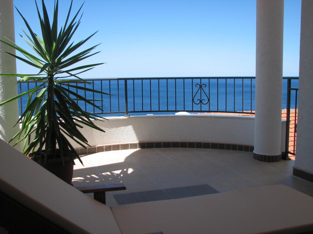 Apartments Leut Sveti Stefan Chambre photo