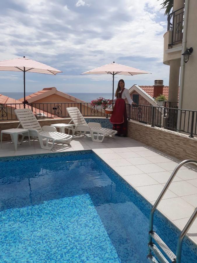Apartments Leut Sveti Stefan Extérieur photo